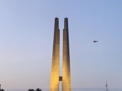 -唐山抗震纪念碑广场