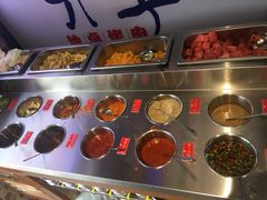自助调料区-马路牙子烧烤音乐酒馆(望京店)