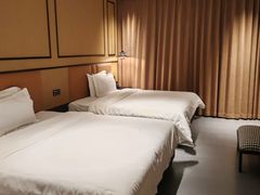 -万泊酒店(长沙五一广场国金中心店)