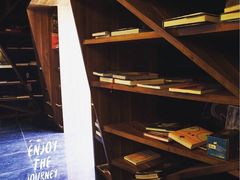 -钟书阁(松江泰晤士小镇店)