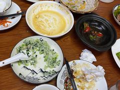-胡子饮食店