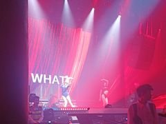 -赛博LIVE SHOW酒吧