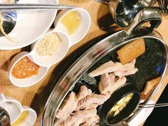 -江南猪肉商会无限续吃(弘大店)