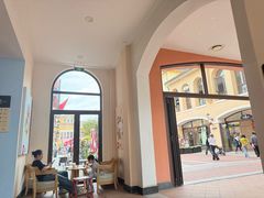 -枫叶小镇奥特莱斯