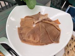 爽脆毛肚-喜庆火锅·火车主题餐厅