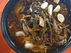 蘑菇海带肉丝面-东方削面(操场城街店)