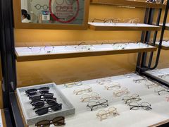 -罗伯特眼镜·蔡司官方授权(罗湖国贸店)