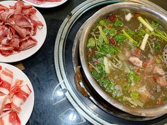 -周老三跷脚牛肉·全牛火锅(非遗传承店)