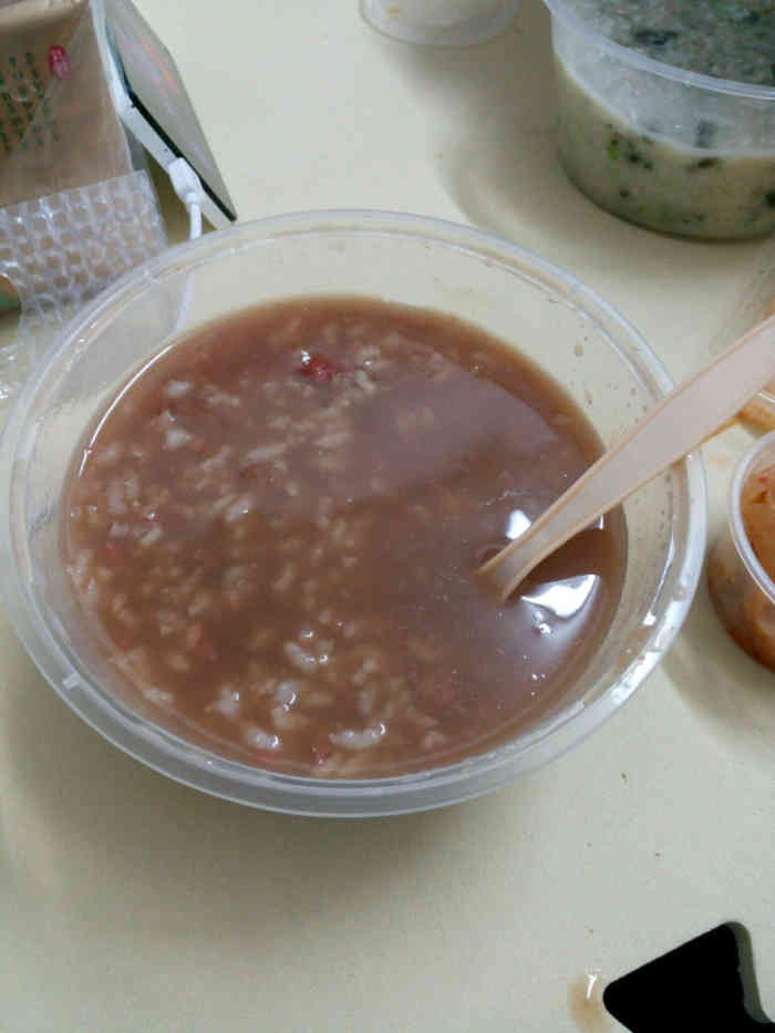 东方医院看完病去吃的,粥很稠很滑,还有团购,不错哦