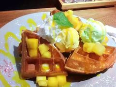 芒果华夫饼-Lia Cafe Bar Restaurant松山咖啡屋