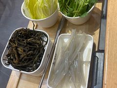 -鲁员外地锅鸡地锅鱼(龙湖江东天街店)