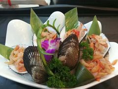 生吃生蚝赤贝-老虎滩船说·海胆水饺·大连海鲜(老虎滩店)