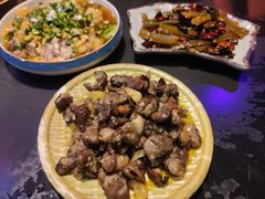 酒馆胡豆-醉小酒馆·川菜·江湖菜·重庆菜(观音桥旗舰店)