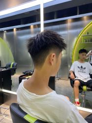 点击看大图 -不迫先生专业男士剪发