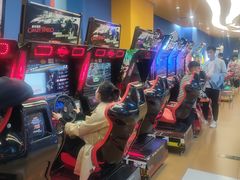 -爱玩嘉年华(龙湖曲江天街店)