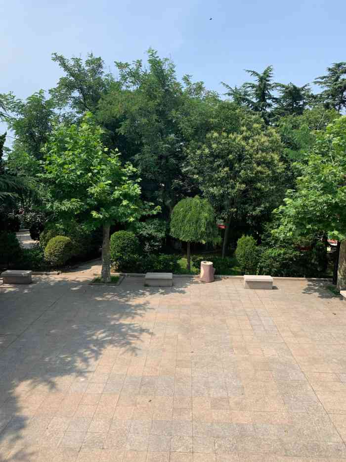 观海山公园-"一定要到白色台子上看周围景色,才是最好看.