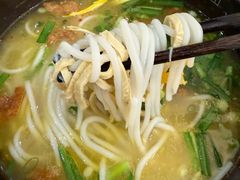 -良米山·云南野生菌过桥米线(上海首店)