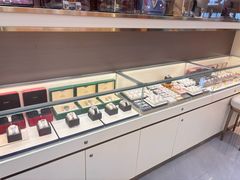 -恒一珠宝·回收黄金钻石奢侈品(灵岩南路店)