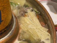-毛辣果·贵州红酸汤牛肉火锅(西单店)