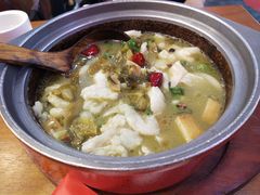 -周鱼小馆石锅酸菜鱼(活力汇店)