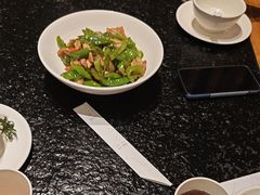 -鱼鲜饭香·招牌汽锅剁椒鱼头王