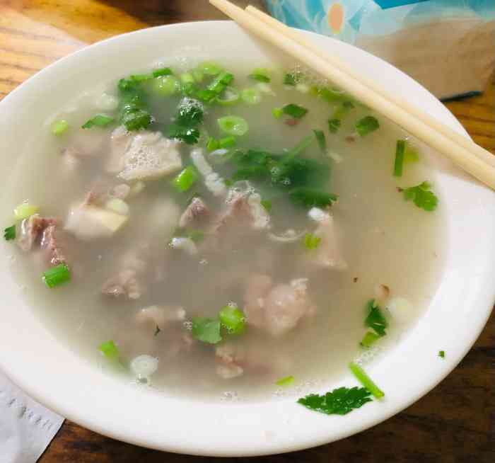 张家西集羊肉汤馆-"环境一般,但羊肉汤与火烧味道非常不错,小.