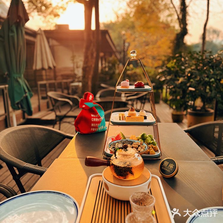 杭州西湖下午茶的小确幸喔[爱心][爱心]