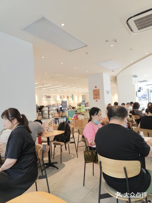 星巴克臻选(上海淮海百盛购物中心店)图片