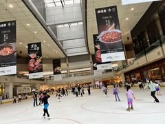 -冰纷万象滑冰场(深圳万象城店)