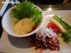 温泉蛋生牛肉-金柚子韩国烤肉(威宁路店)