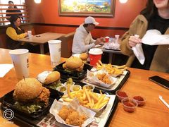 -The Habit Burger Grill 哈比特汉堡(复兴soho店)