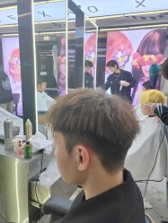 -藤野造型烫发染发