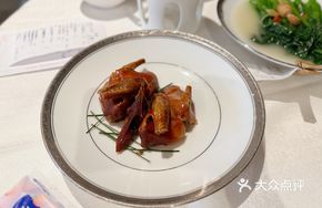 Glass-crusted Lemongrass Shi Qi Milk Pigeon