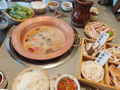 -阿婆情腊排骨火锅·野生菌季(古城旗舰店)