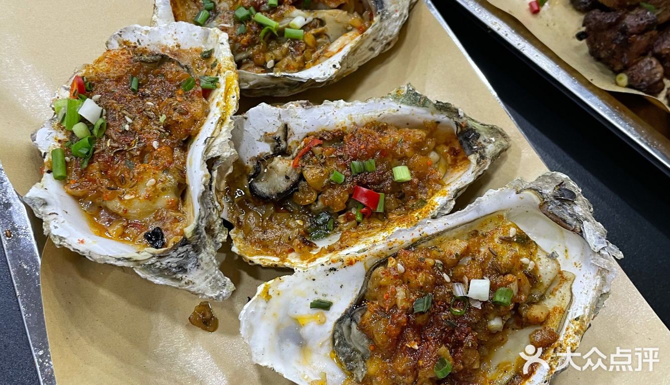 正宗新疆烧烤！听口音就是一股孜然味儿