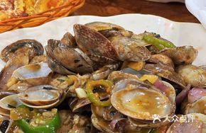 Braised Clams with Perilla and Fermented Black Beans