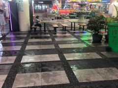 -亚龙湾亚泰商业街