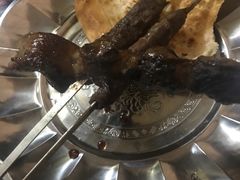 -烤肉小伙烤肉店