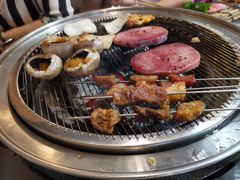 -围炉肉舍•炭烤活鳗•丹东海鲜烤肉(步行街店)