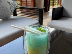 -亚龙湾喜来登·美景台大堂吧