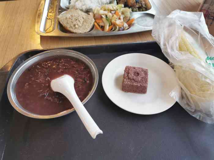 南京信息工程大学-东苑食堂-"学院食堂,经济实惠环境干净整洁,吃着