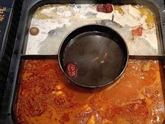 -老牌坊云南鱼豆花火锅(哈西万达店)