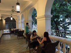 星巴克(沙面店)-星巴克臻选(广州沙面店)