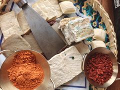 -包整·丝娃娃(一览甲秀楼风景店)