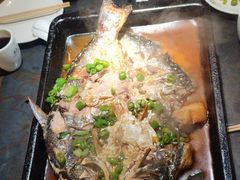 -夯鱼烤鱼·尔滨地标美食(中央商场店)