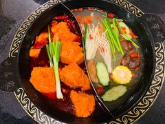-小志家.鲜牦牛肉牛杂火锅野生菌汤锅