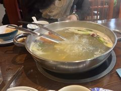 -乡土黄·鲜牛肉火锅·小龙虾(兴业街店)