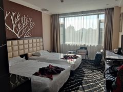 -昆明朗威酒店(昆明站火车站双桥夜市风情街店)