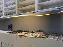 -天空之镜眼镜店蔡司依视路授权店(天通苑店)