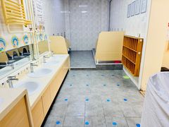 -红黄蓝幼儿园(颐东苑店)